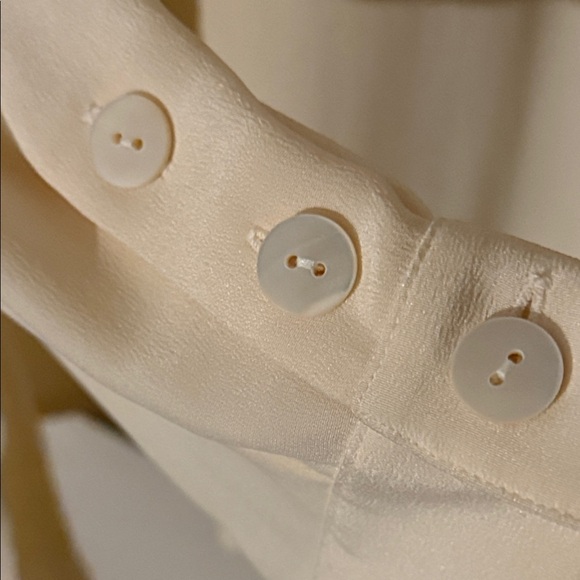Dana Buchman Elements Women’s Cream Long-Sleeve Silk Blouse with Button Cuffs - Picture 4 of 6